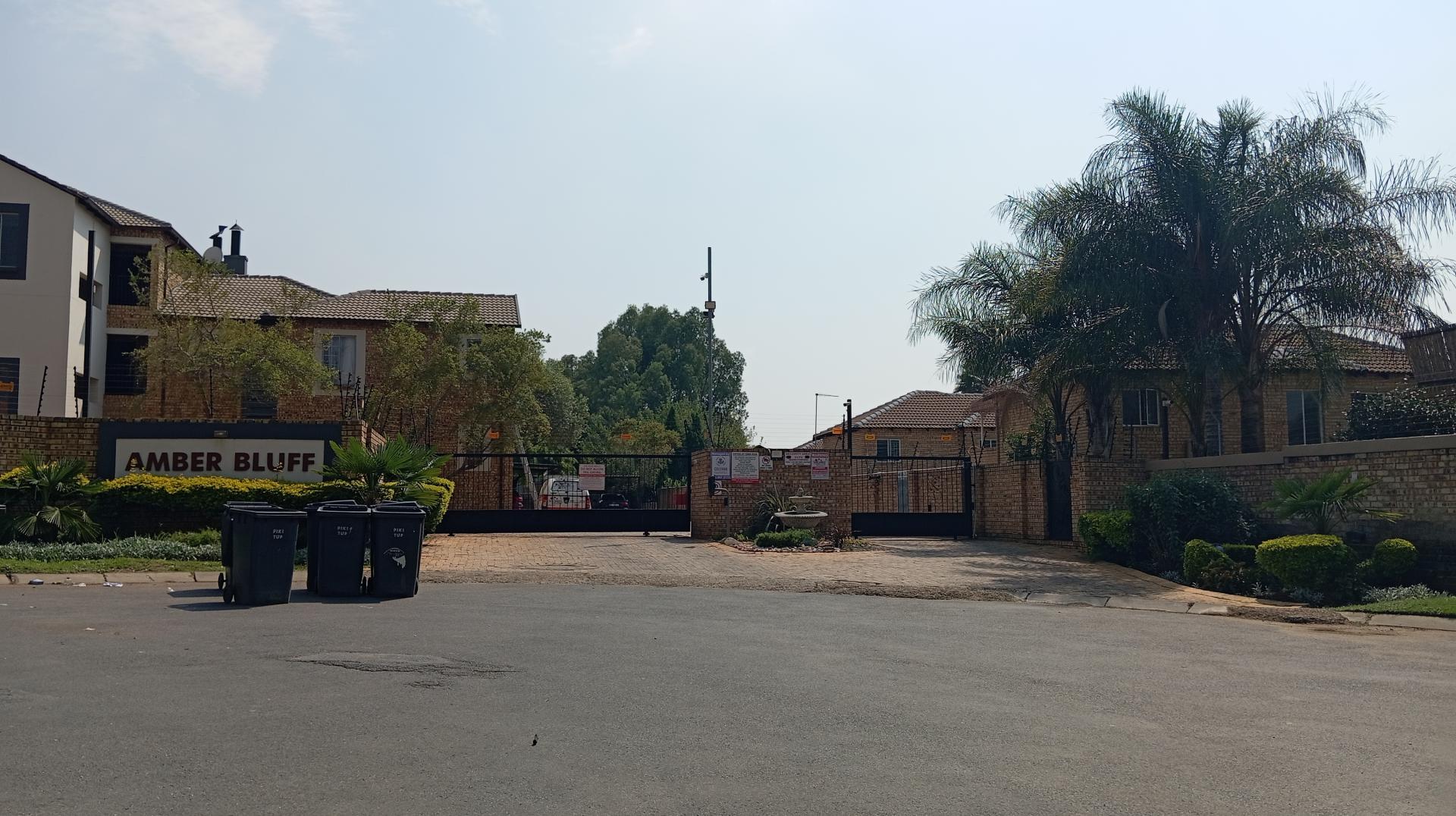 Front View of property in North Riding