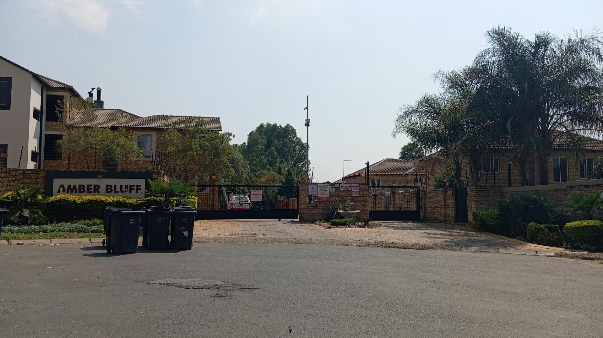 Front View of property in North Riding