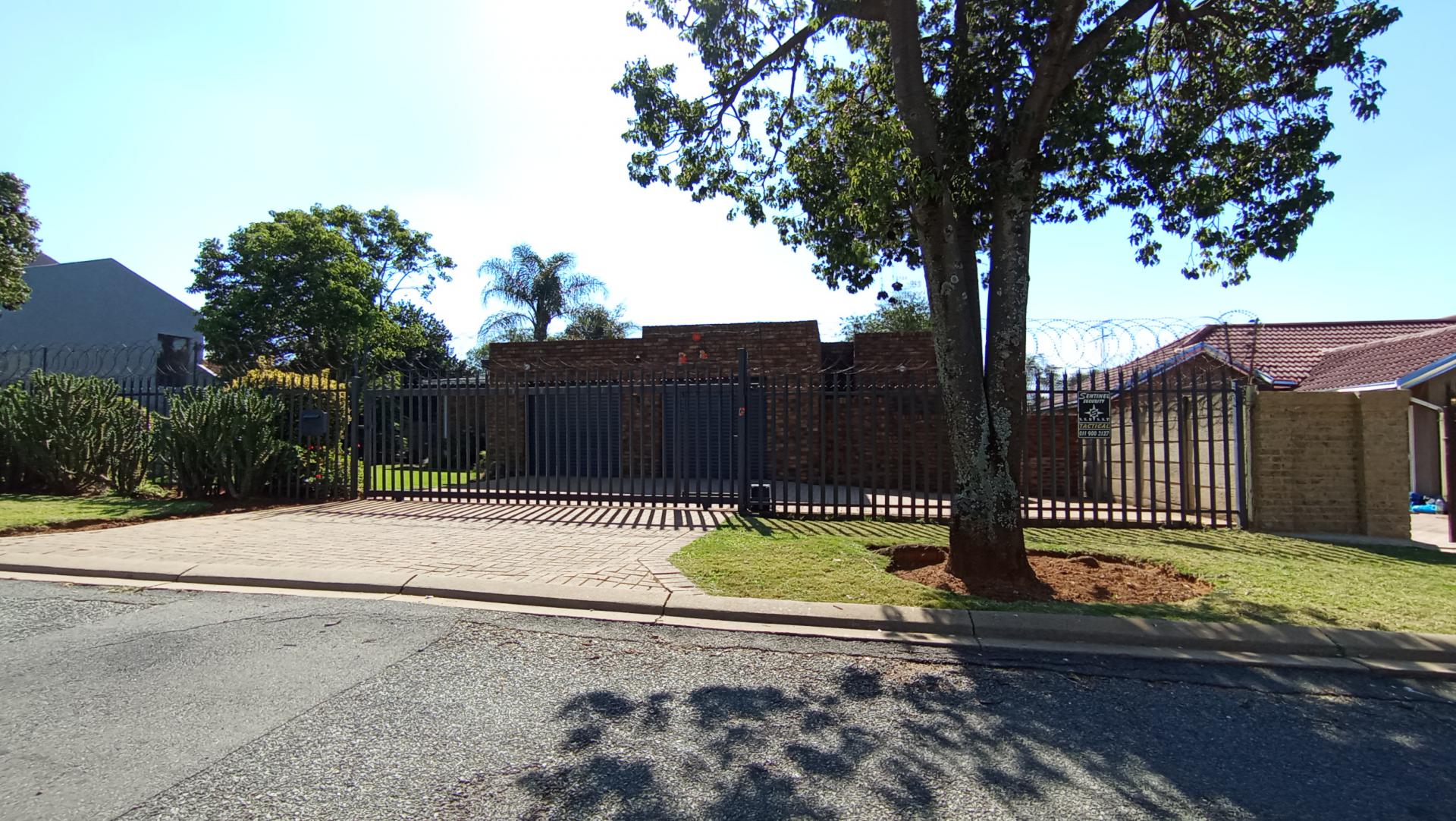 Front View of property in Mayberry Park