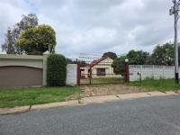 Front View of property in Lombardy East