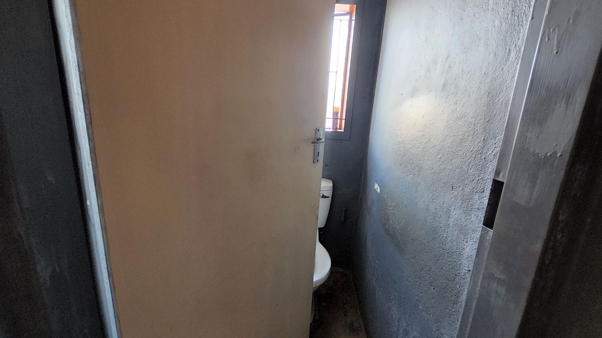 Bathroom 1 of property in Matsulu