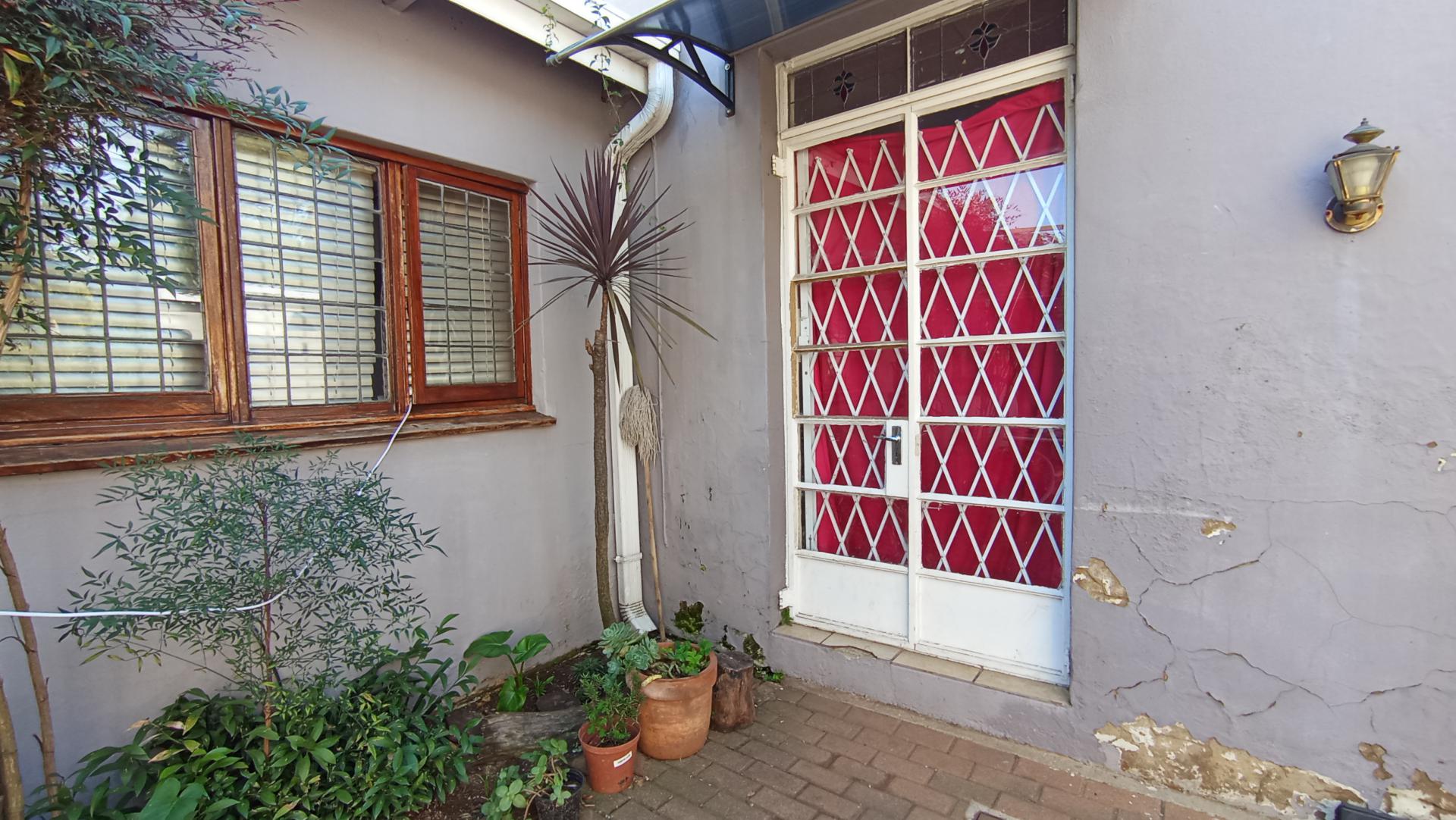 Flatlet - 64 square meters of property in Melville