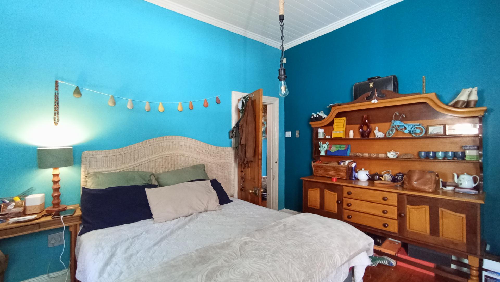 Main Bedroom - 19 square meters of property in Melville