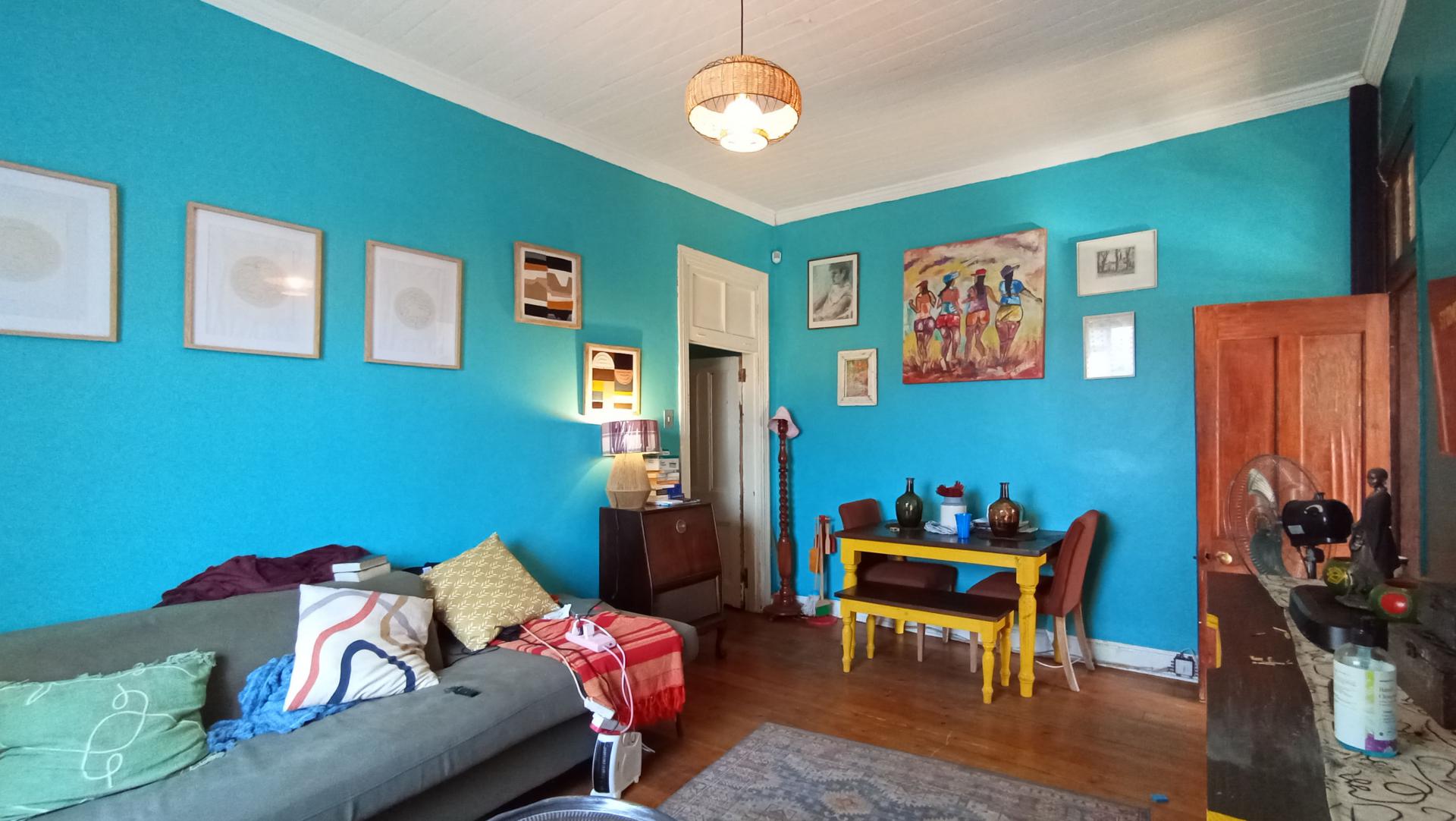 Lounges - 20 square meters of property in Melville