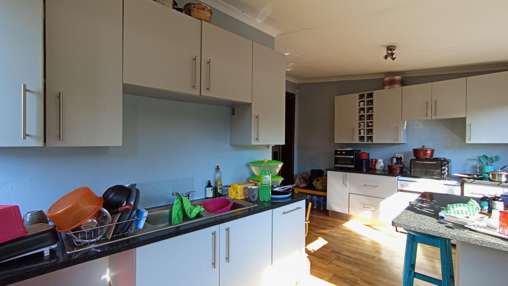 Kitchen - 18 square meters of property in Melville