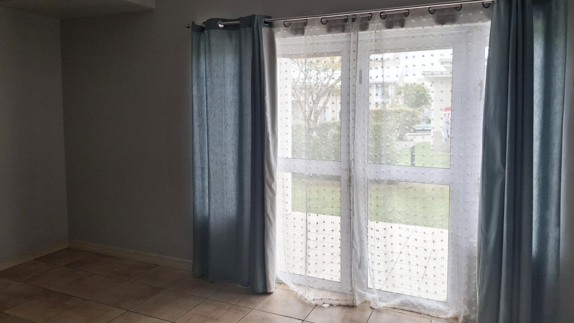 Lounges of property in Beacon Bay