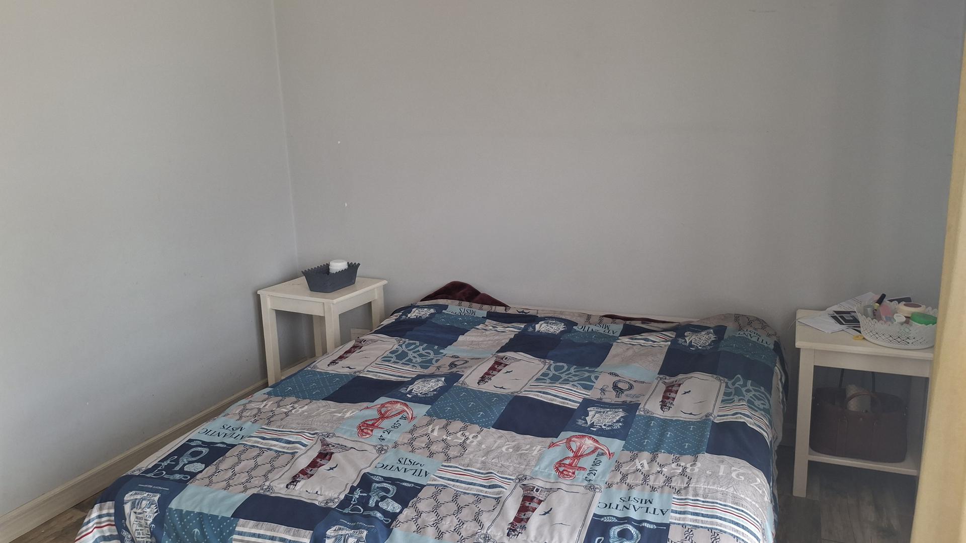 Bed Room 1 of property in Beacon Bay