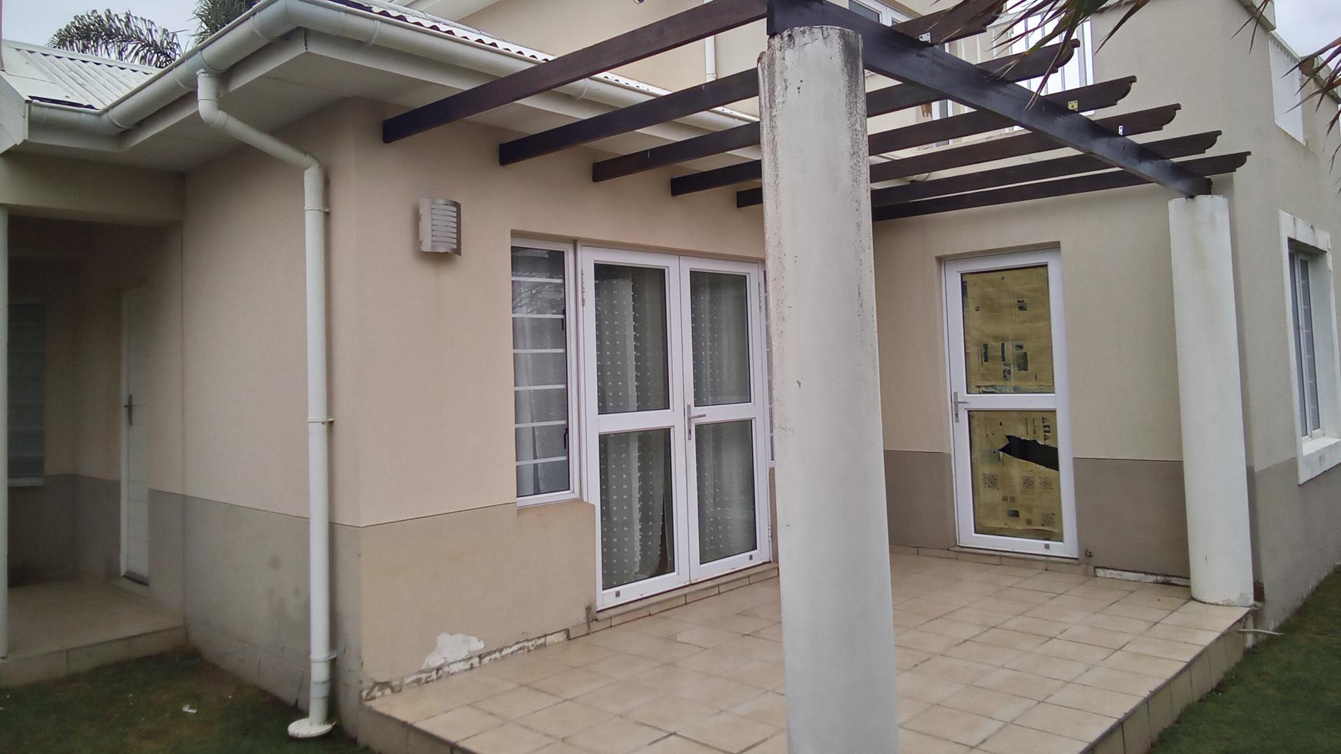 Front View of property in Beacon Bay