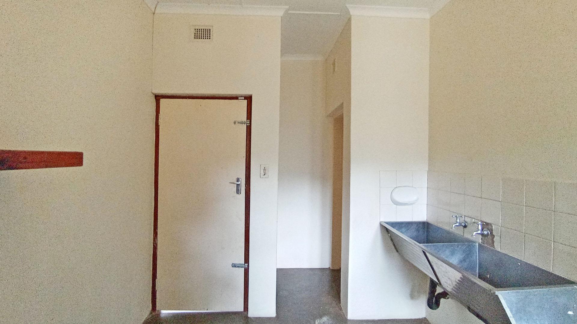 Rooms - 23 square meters of property in Veld En Vlei