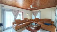 Lounges - 22 square meters of property in Veld En Vlei