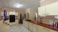 Kitchen - 25 square meters of property in Veld En Vlei