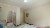 Main Bedroom - 17 square meters of property in Veld En Vlei