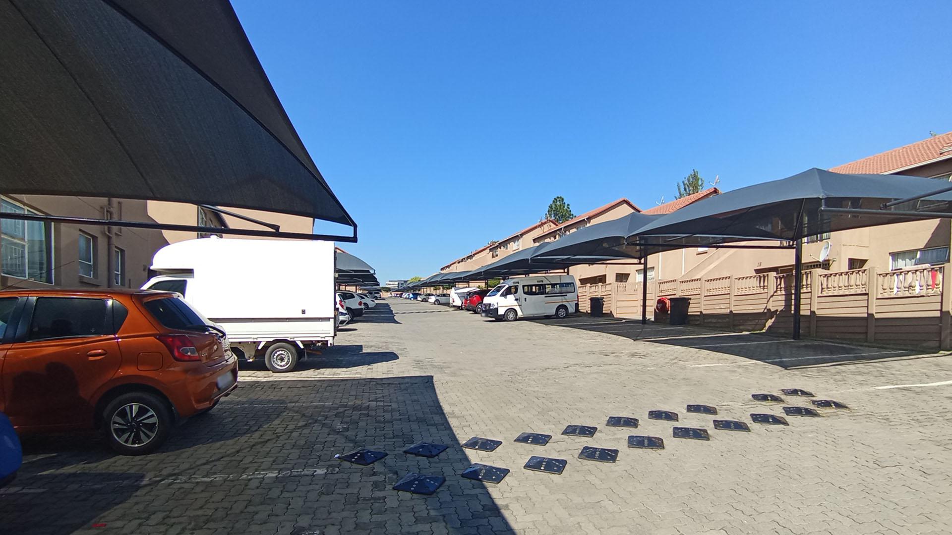 Front View of property in Vorna Valley