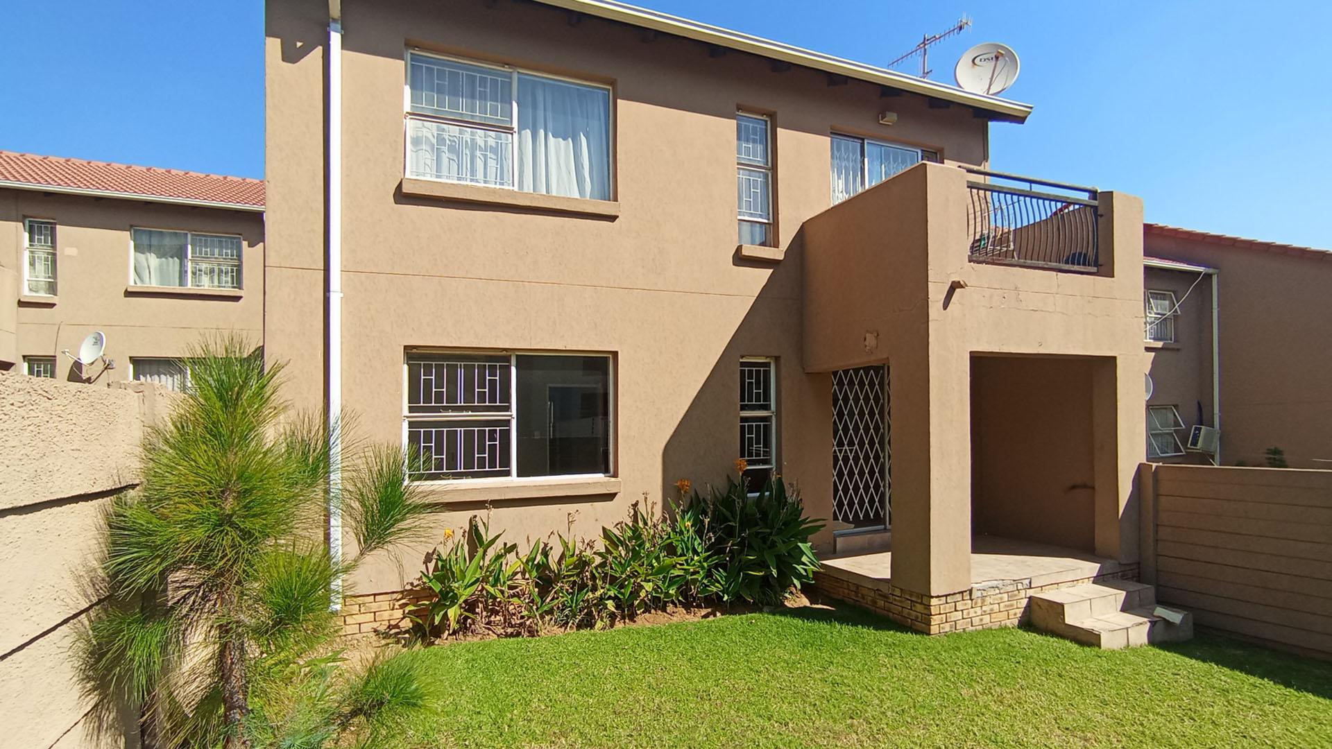 Backyard of property in Vorna Valley