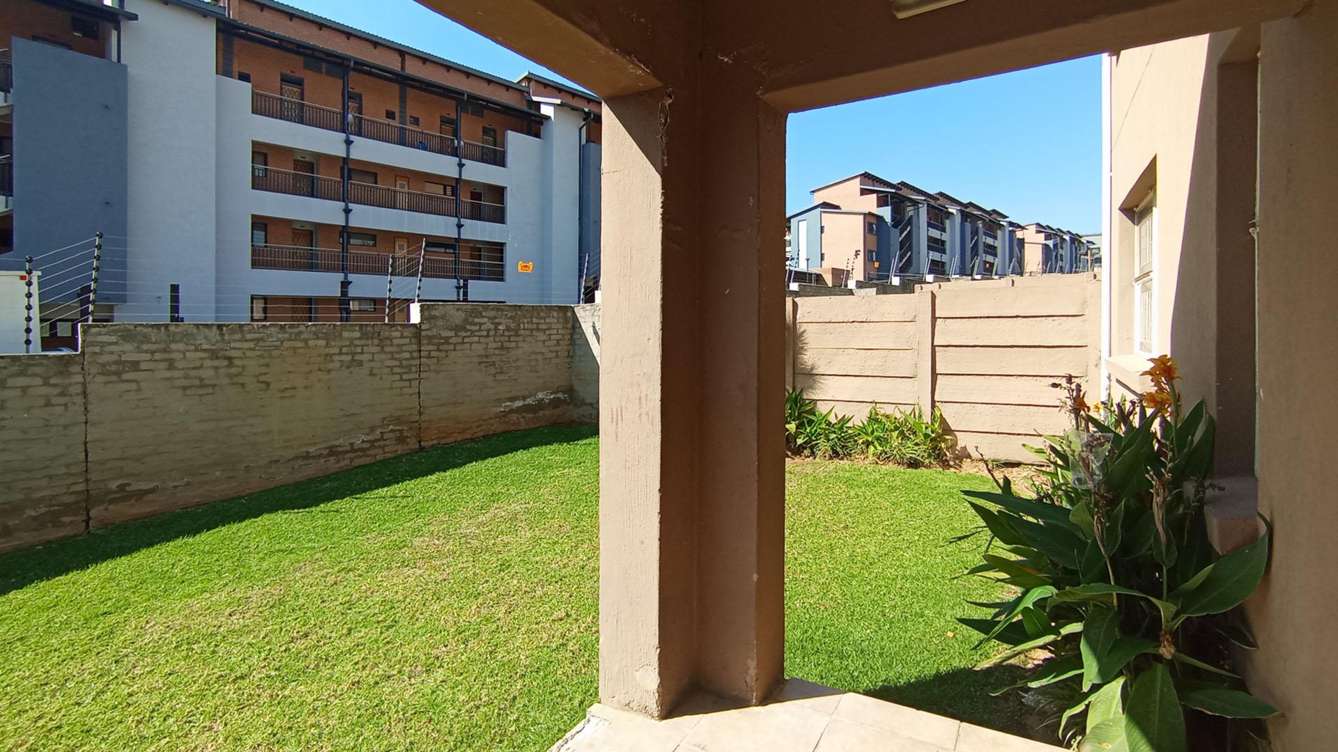 Patio - 5 square meters of property in Vorna Valley