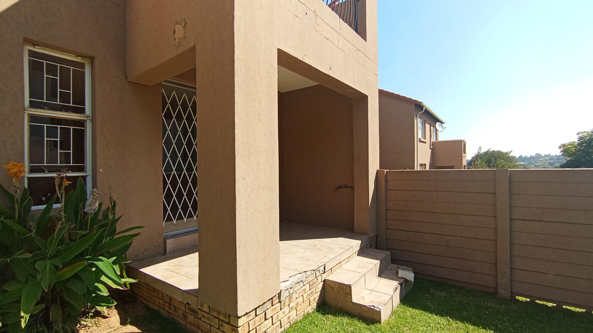 Patio - 5 square meters of property in Vorna Valley