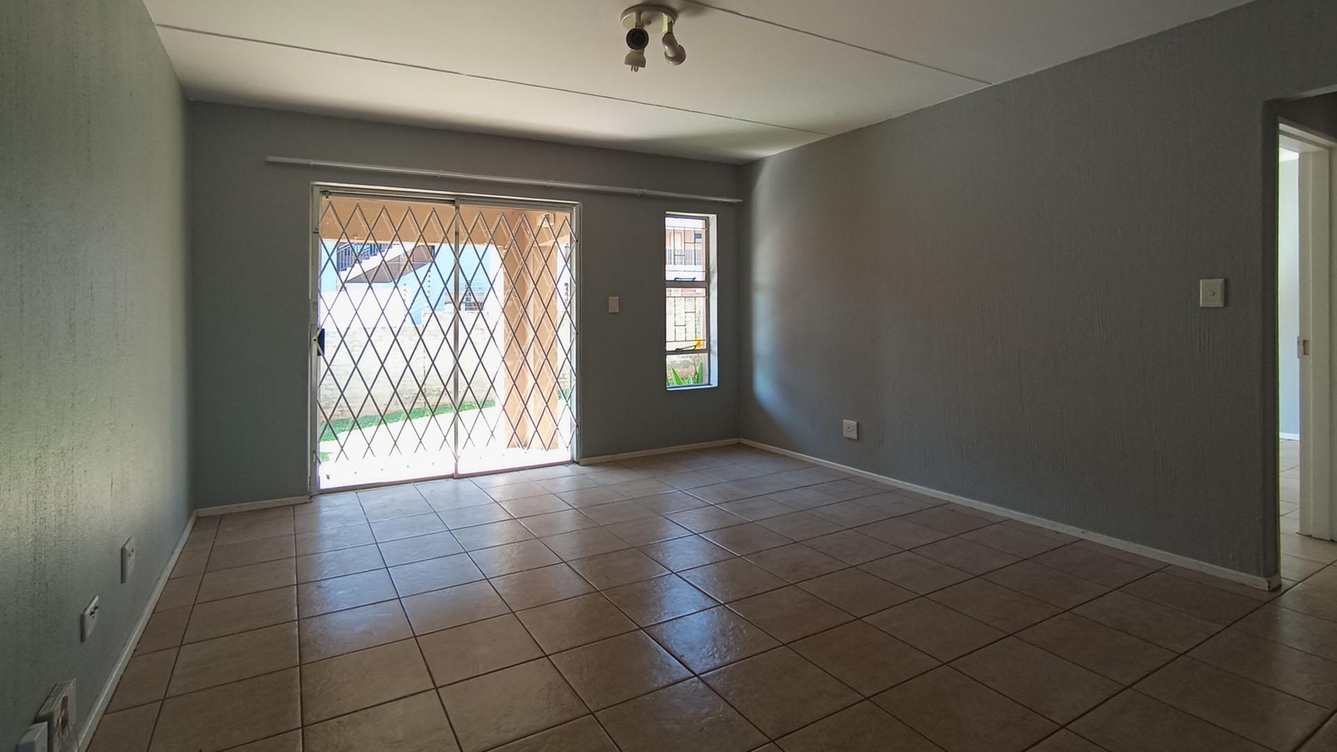 Lounges - 17 square meters of property in Vorna Valley