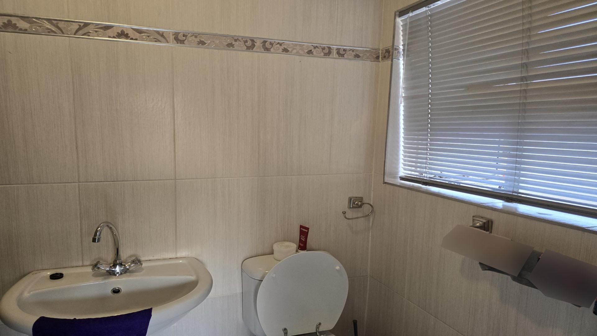 Bathroom 1 of property in Mmabatho