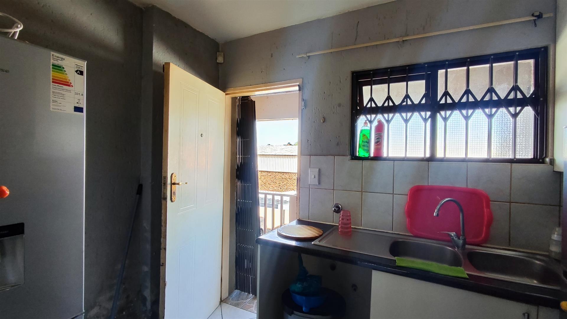 Kitchen - 9 square meters of property in Eveleigh