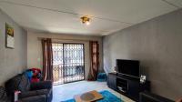 Lounges - 21 square meters of property in Eveleigh