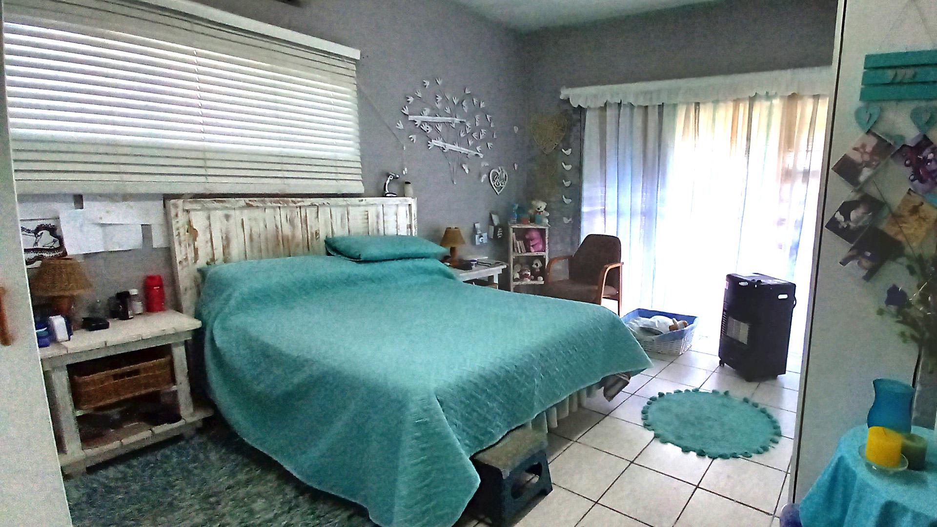 Bed Room 3 of property in Van Dyks Bay