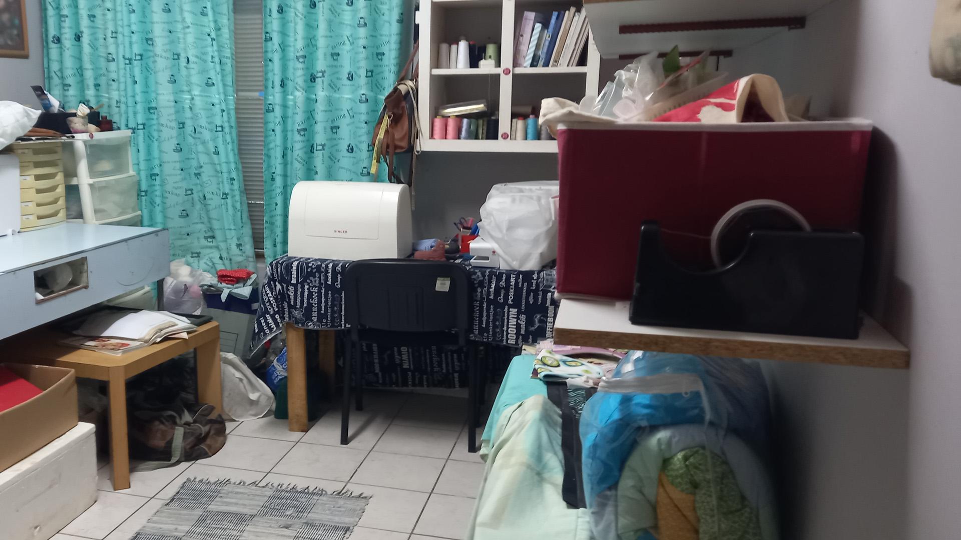 Bed Room 1 of property in Van Dyks Bay