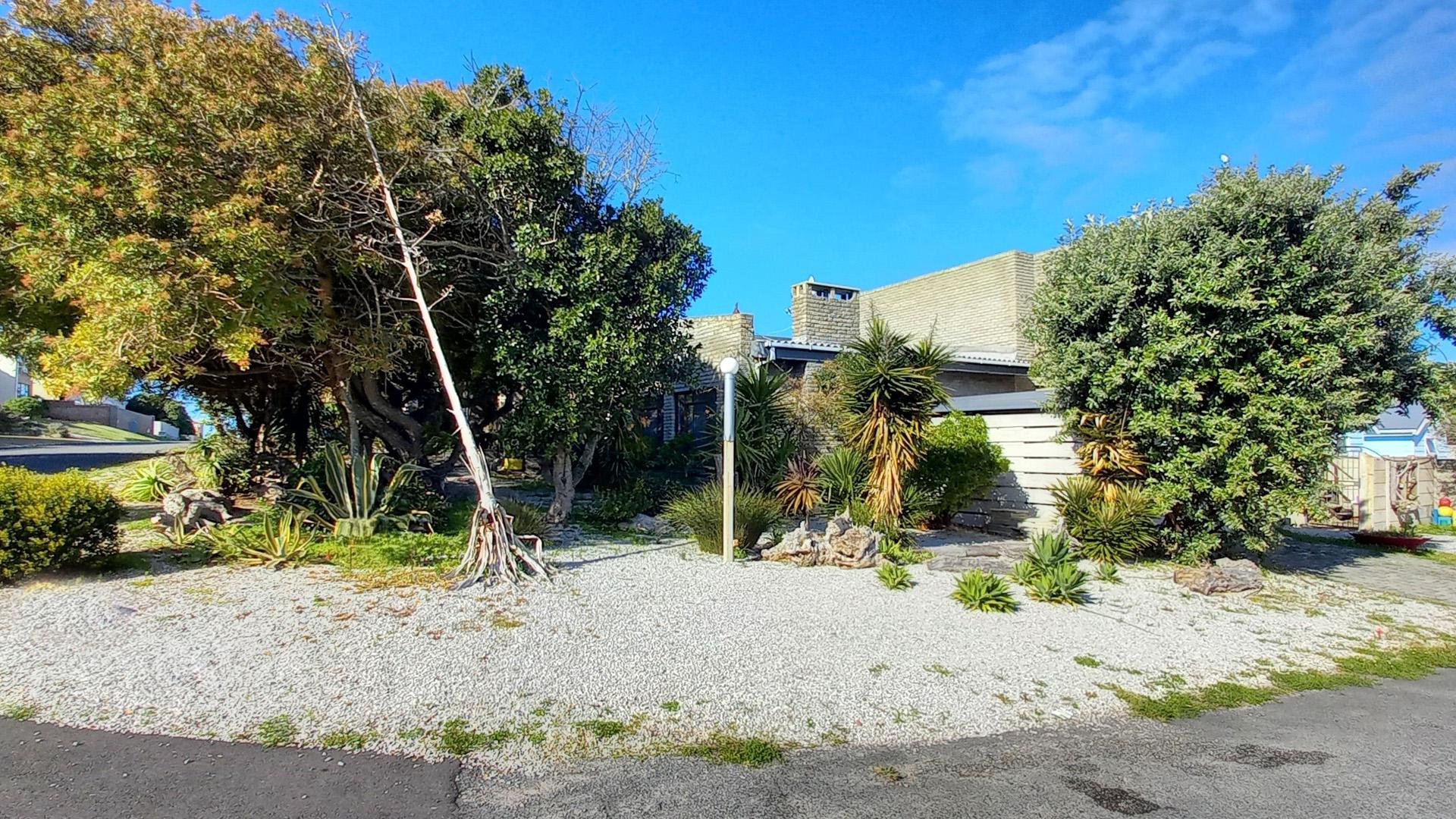 Front View of property in Van Dyks Bay