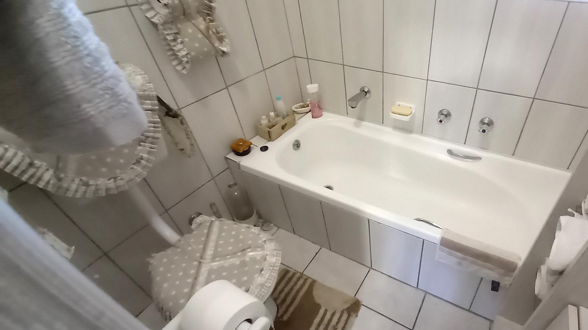 Main Bathroom of property in Van Dyks Bay