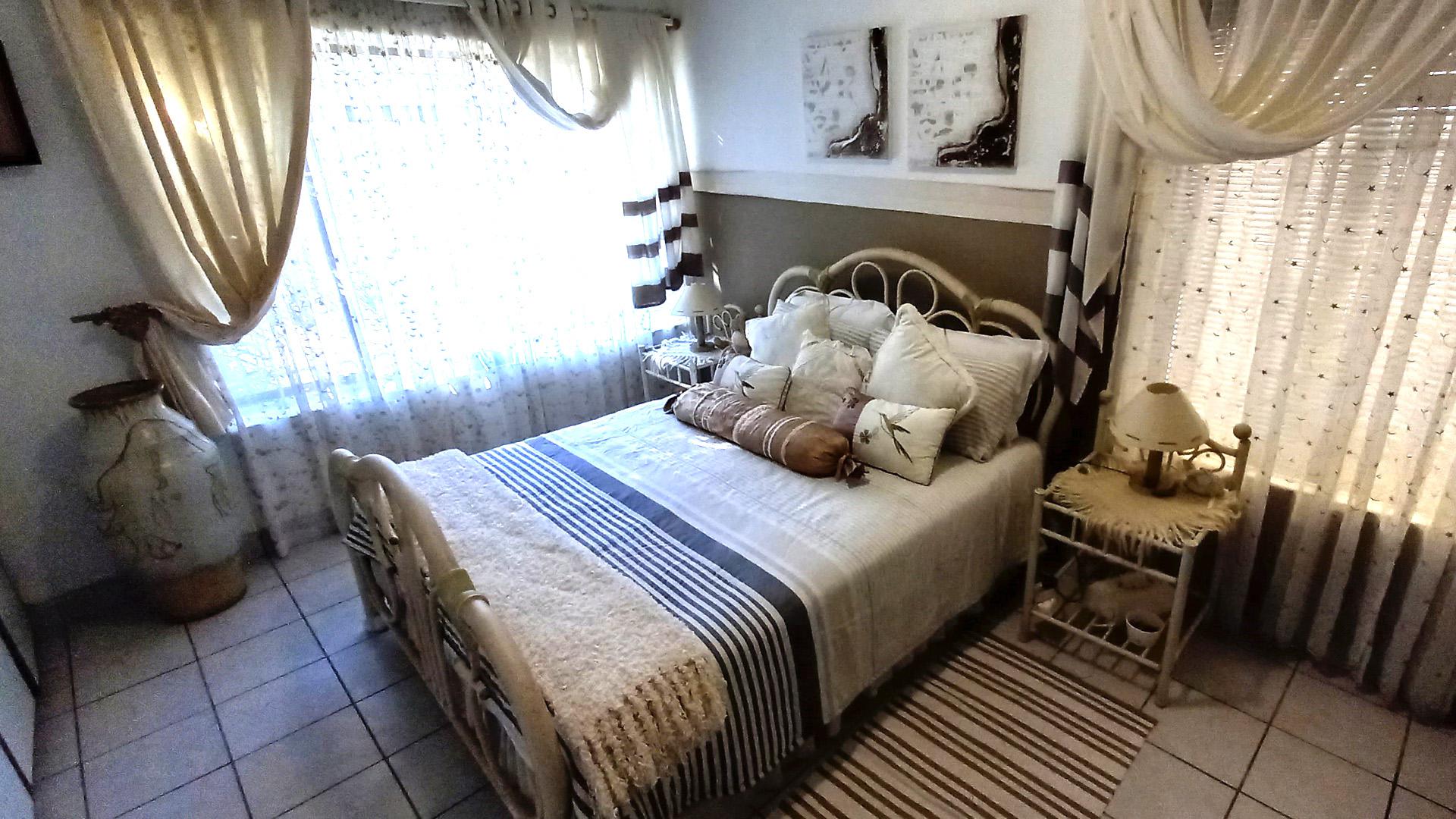 Main Bedroom of property in Van Dyks Bay