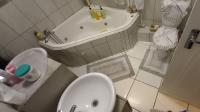 Bathroom 1 of property in Van Dyks Bay