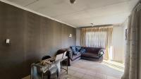 Lounges - 26 square meters of property in Windmill Park