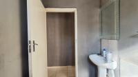 Bathroom 1 - 5 square meters of property in Windmill Park