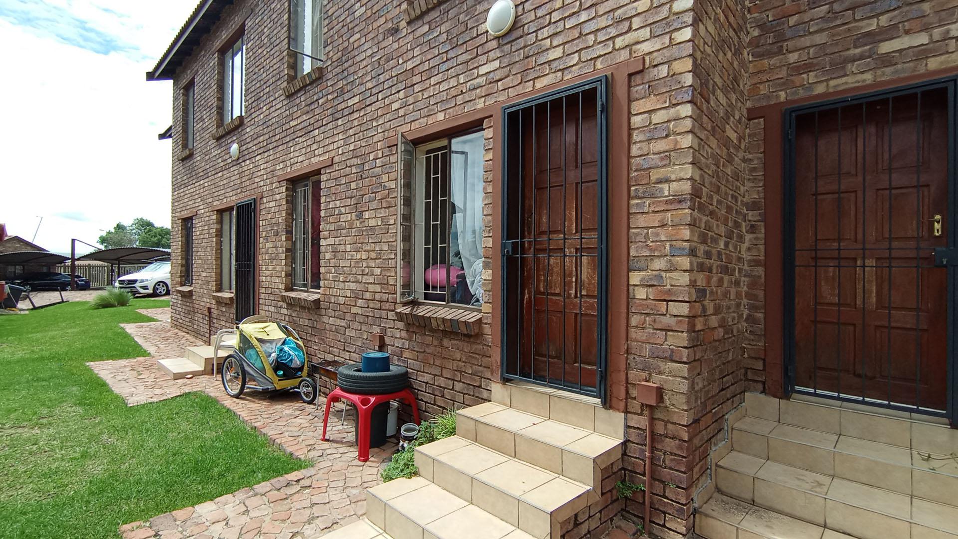 Backyard of property in Olievenhoutbos