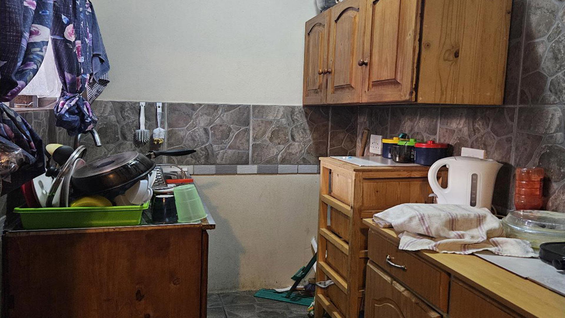 Kitchen of property in Dorandia
