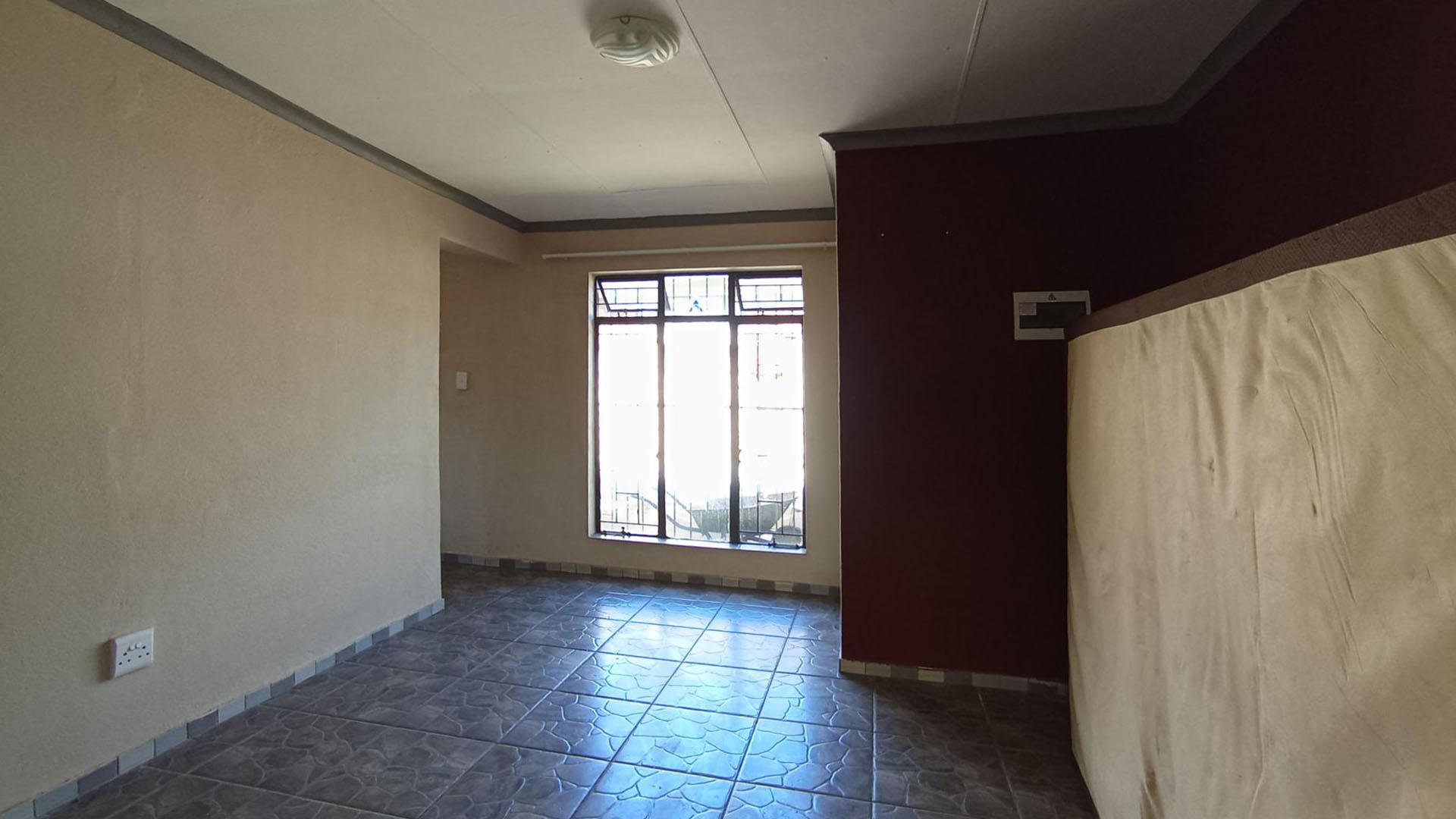 Flatlet - 38 square meters of property in Dorandia