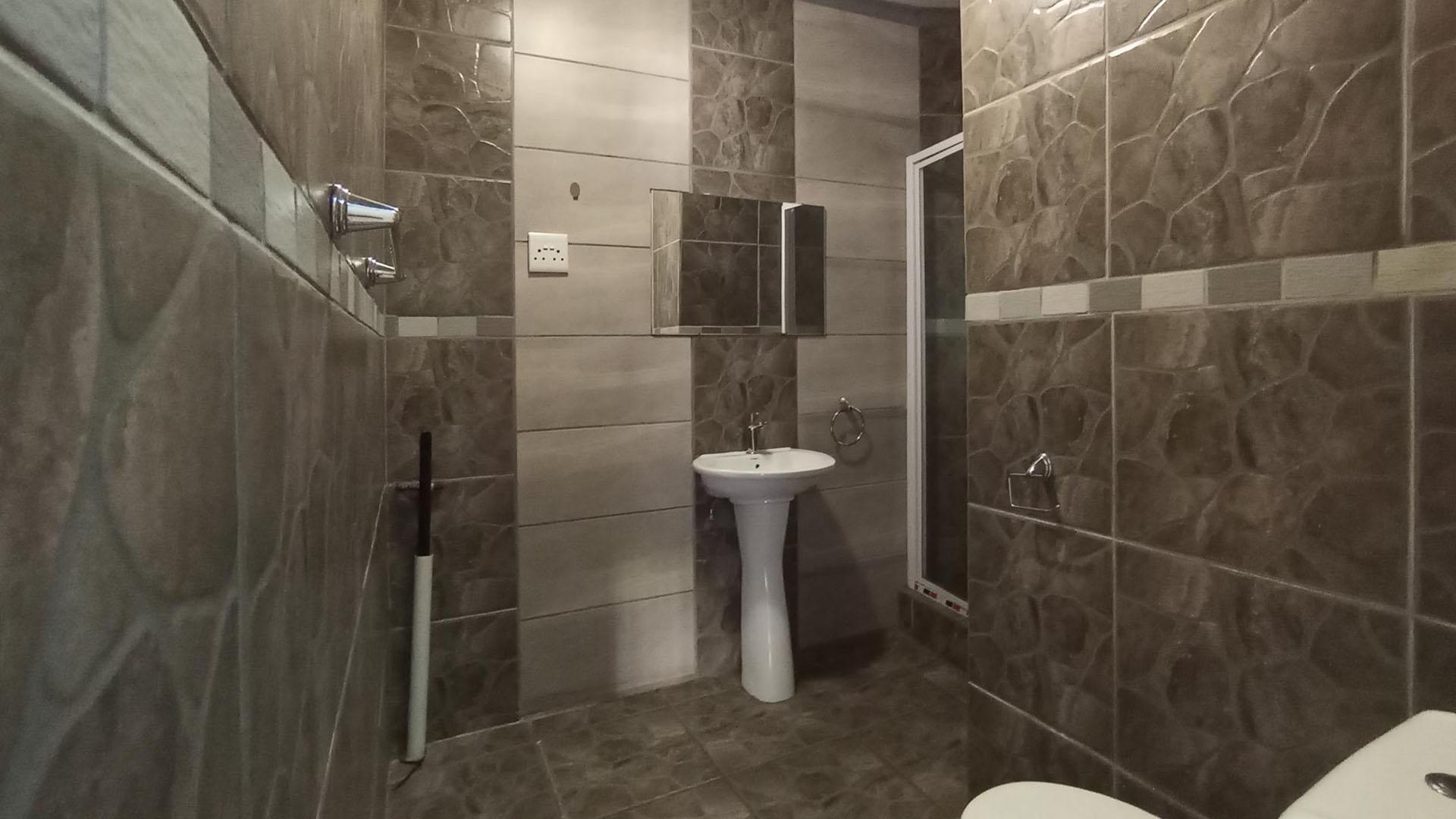 Flatlet - 38 square meters of property in Dorandia