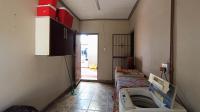 Scullery - 12 square meters of property in Dorandia