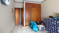 Bed Room 1 - 14 square meters of property in Dorandia