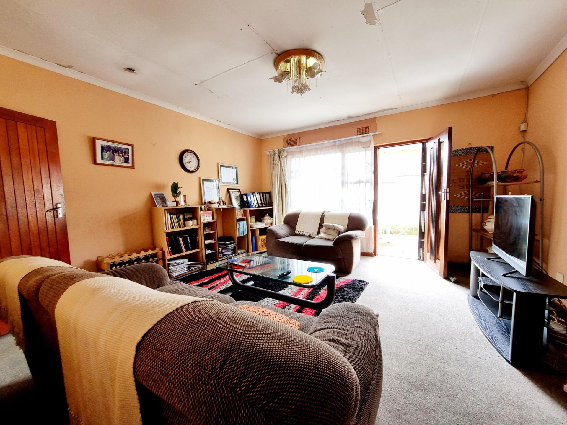 Lounges of property in Umtata