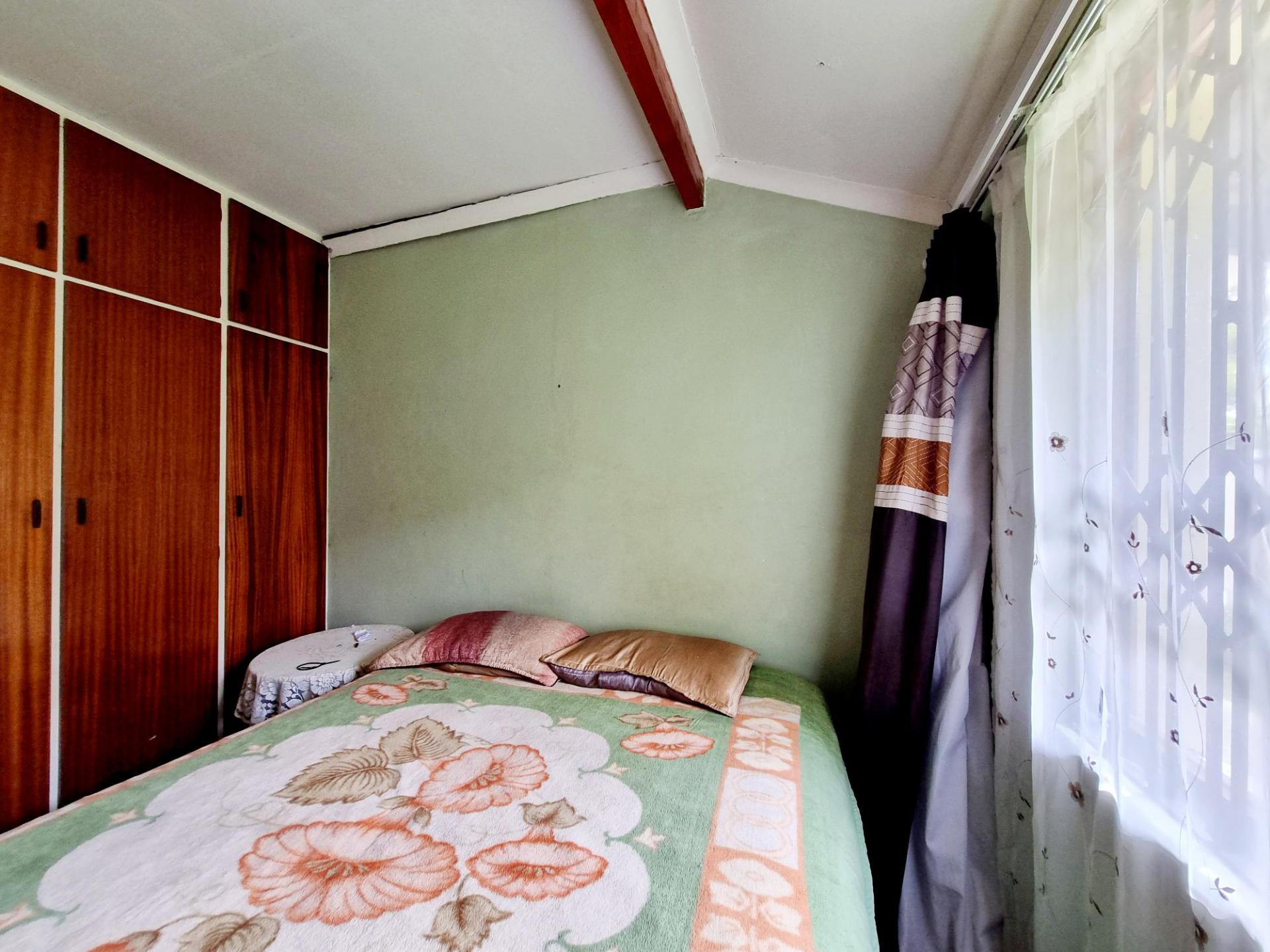 Bed Room 1 of property in Umtata