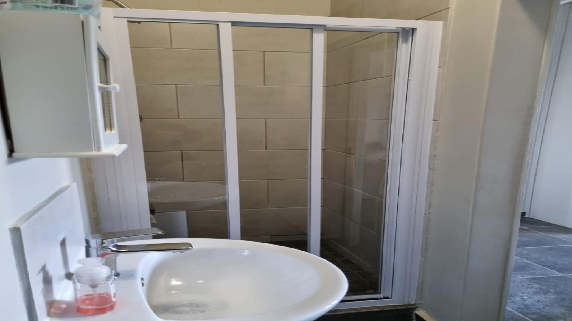Bathroom 1 of property in Stellenbosch