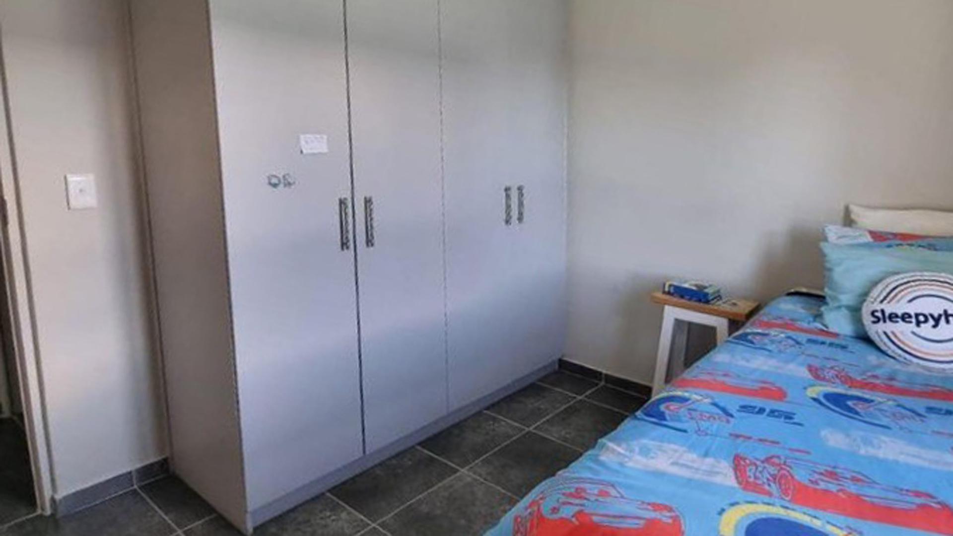 Bed Room 1 - 12 square meters of property in Kuils River