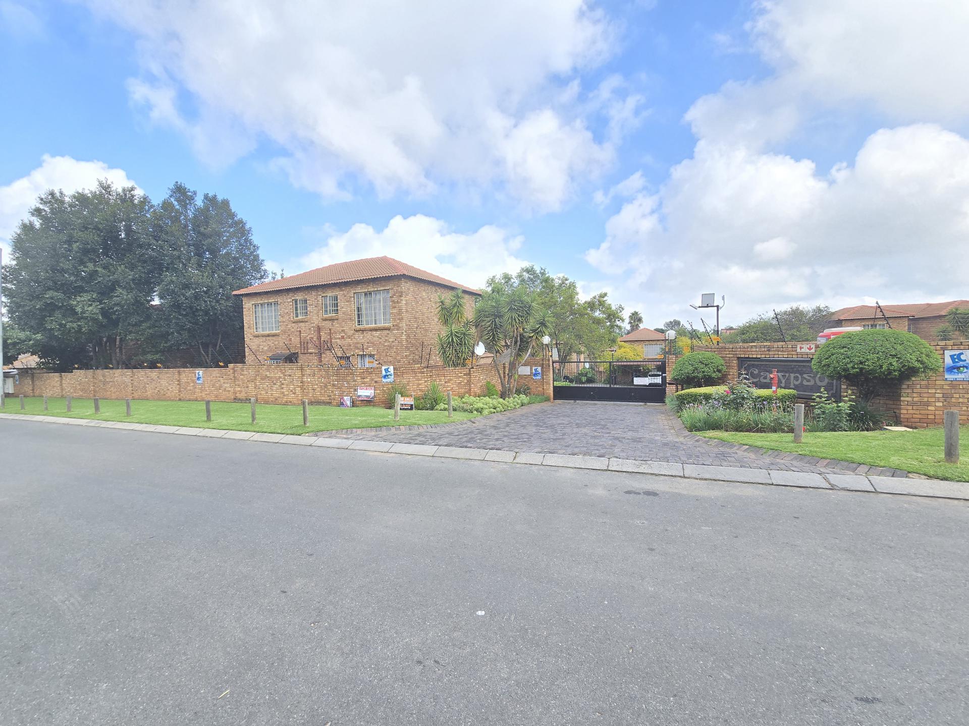 Front View of property in Wilgeheuwel 