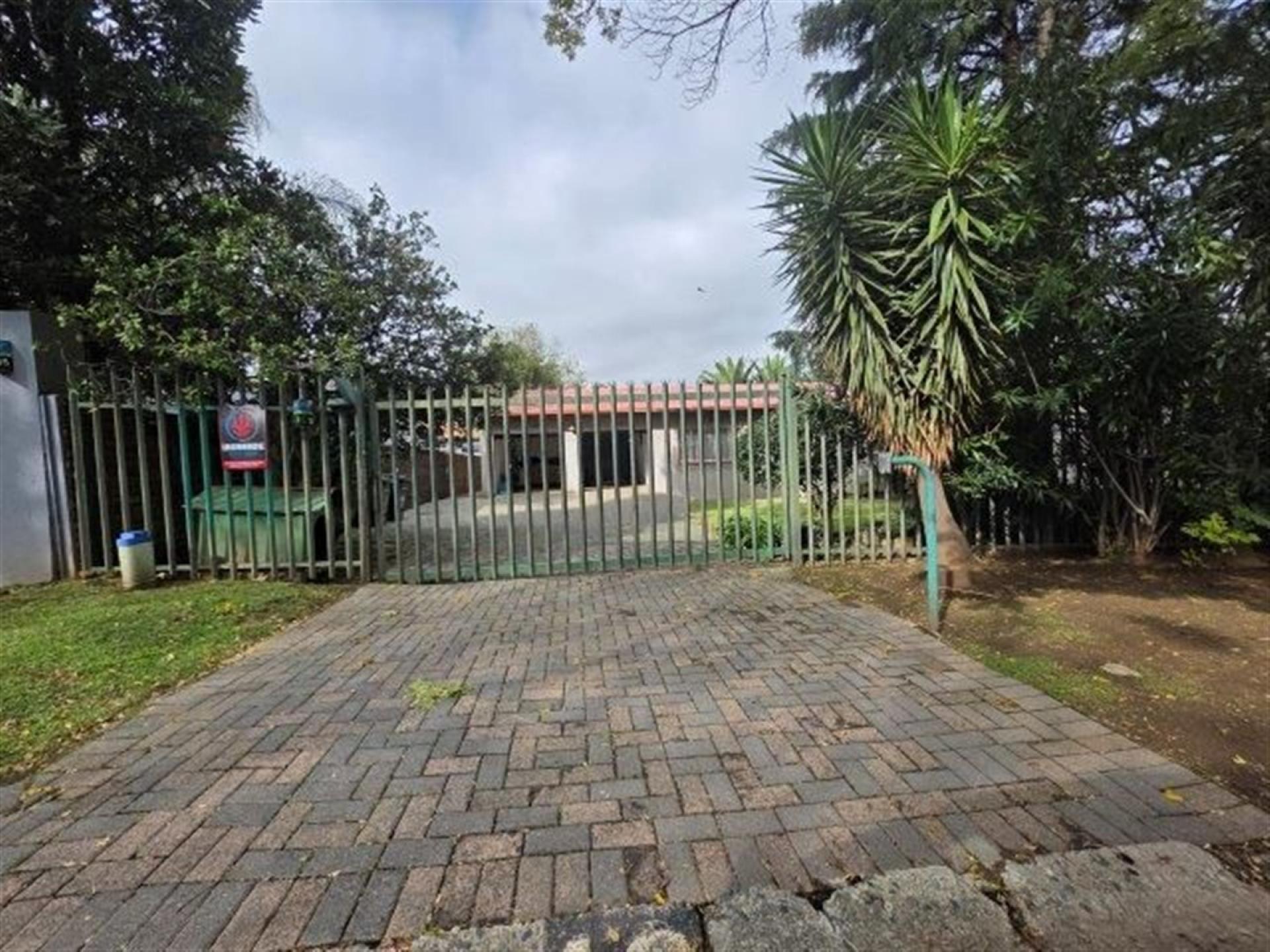 Front View of property in Eden Glen