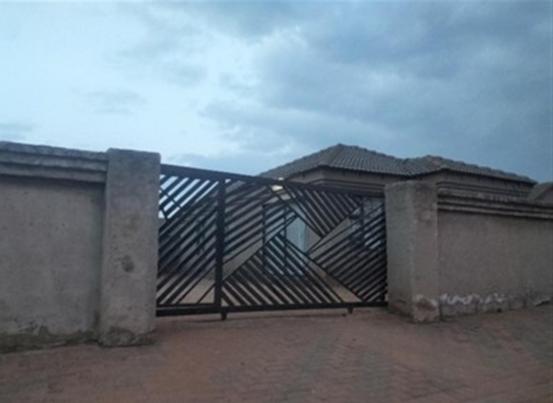 Front View of property in Protea Glen