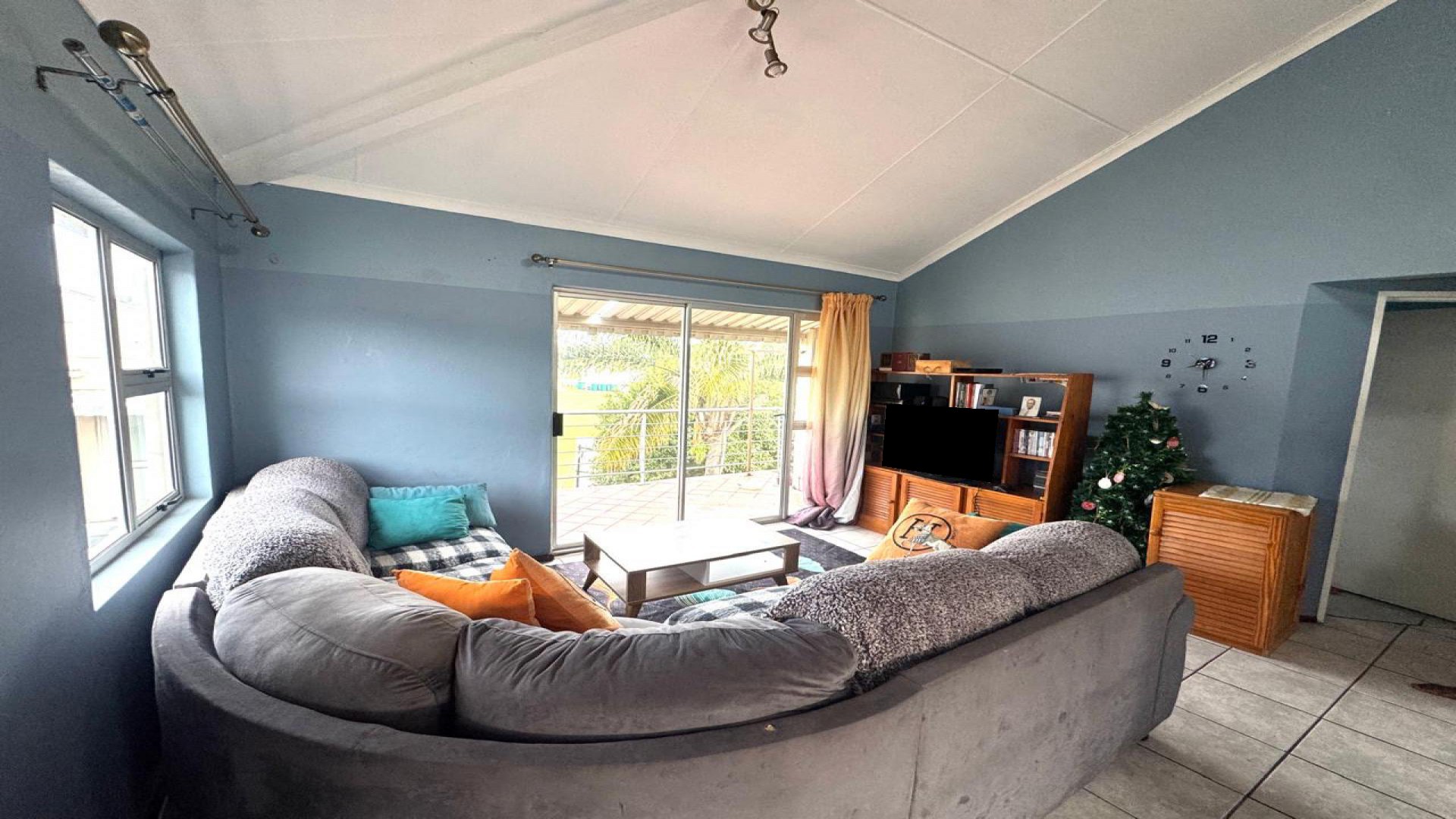 Lounges of property in Selborne
