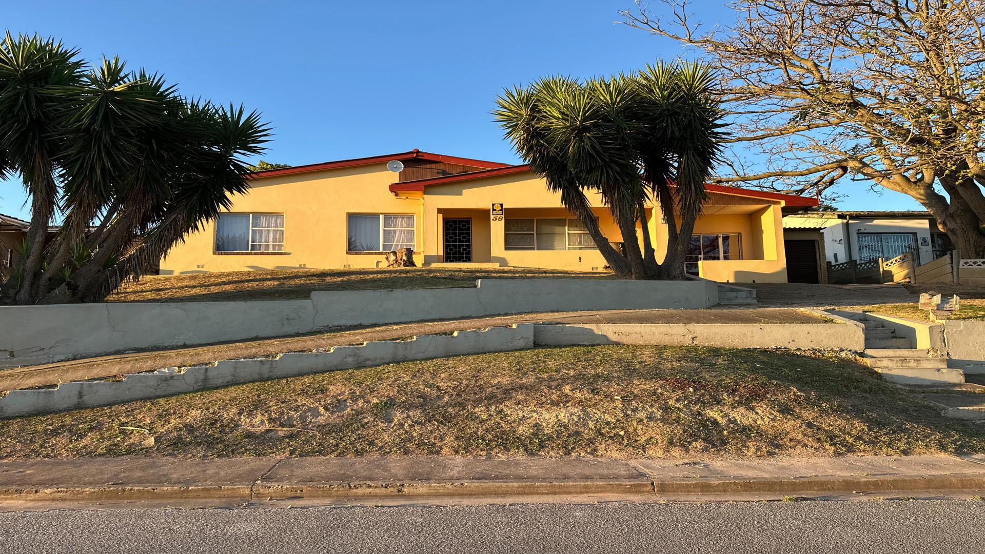 Front View of property in Uitenhage