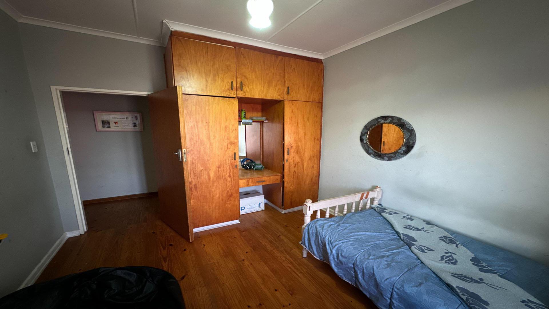 Bed Room 2 of property in Uitenhage