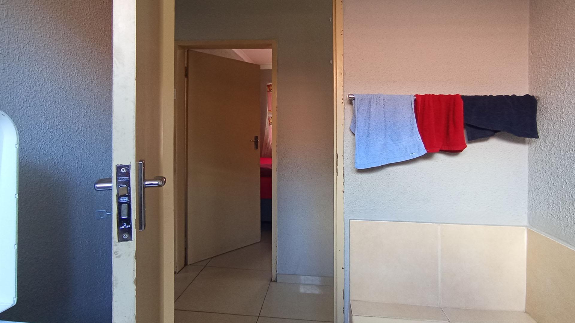 Bathroom 1 - 6 square meters of property in Soshanguve East