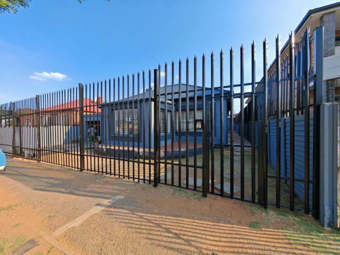 3 Bedroom House for Sale For Sale in Kenilworth - JHB - MR668762